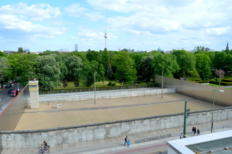 gedenkstätte mauer berlin memorial wall berlin history travel on a budget
